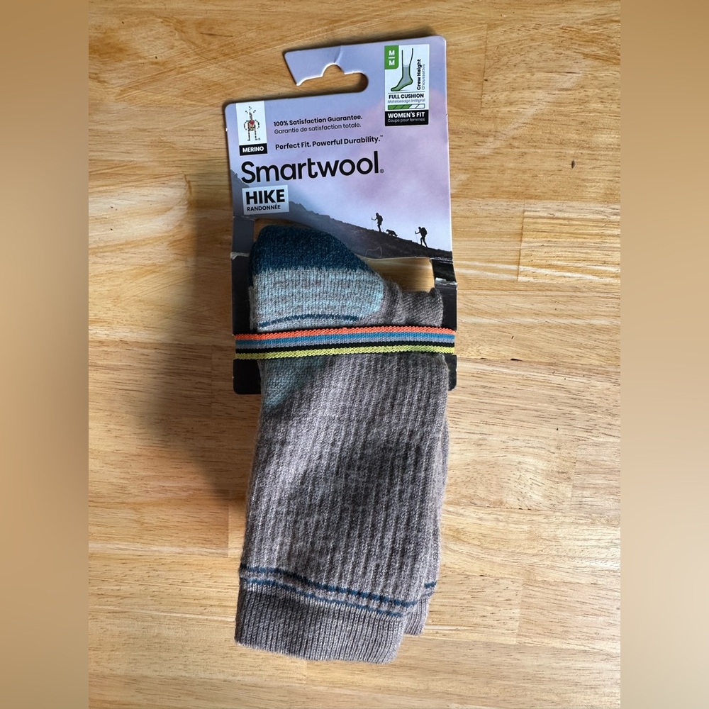 Women’s Smartwool MEDIUM Hike FULL Cushion Crew Socks Taupe NWT